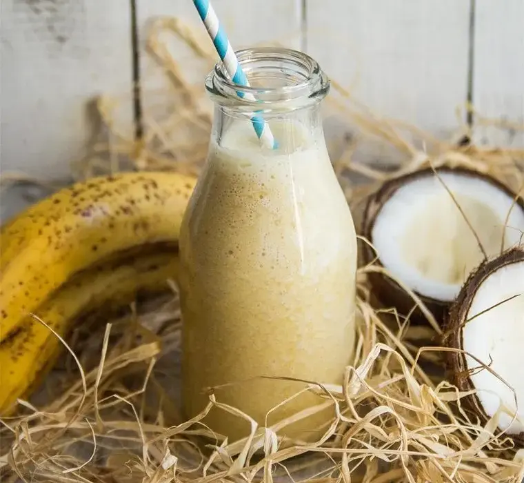Shake proteinowy przed czy po treningu – co przynosi lepsze efekty?