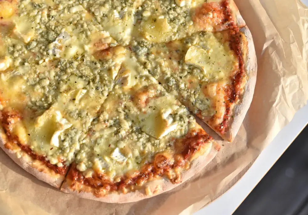 Z czym pizza wegetariańska? Najlepsze dodatki i smaki do spróbowania