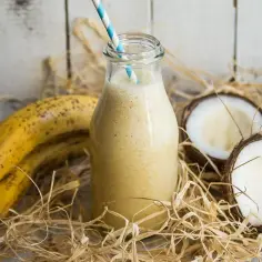 Shake proteinowy przed czy po treningu – co przynosi lepsze efekty?
