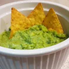 Jak zrobić idealny sos guacamole – prosty przepis i porady dla początkujących