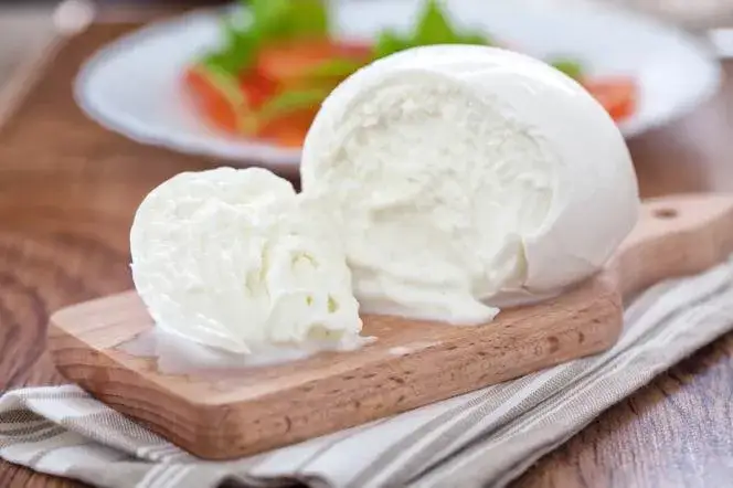 Zdjęcie Czy mozzarella jest dietetyczna? Wartości odżywcze, kalorie i wpływ na dietę