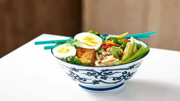 Jak zrobić ramen wegetariański - prosty przepis na zdrowy posiłek