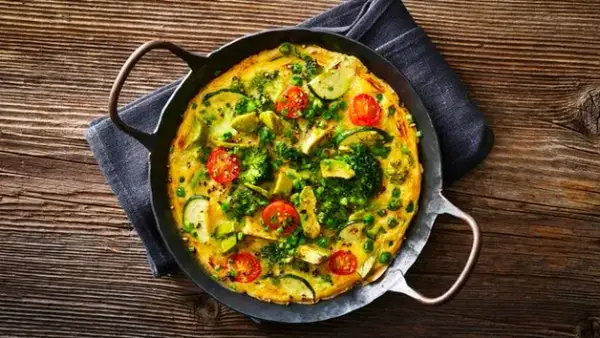 Szybki przepis na zdrowy omlet, który poprawi Twoje samopoczucie